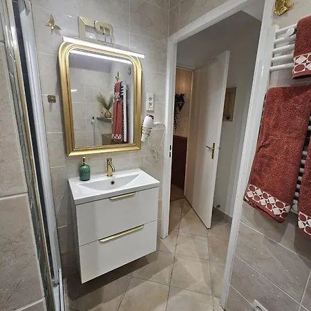Tropikana Apartman *